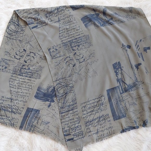Medici 100% Silk Grey Photograph Studio Print Scarf 62" x 26" - Picture 1 of 8